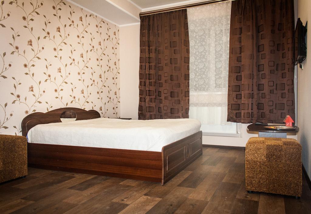 Vesela Bdzhilka Hotel Sumy Quarto foto
