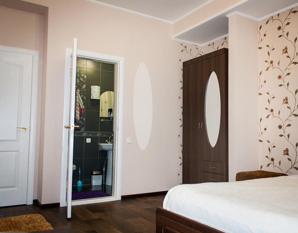 Vesela Bdzhilka Hotel Sumy Quarto foto